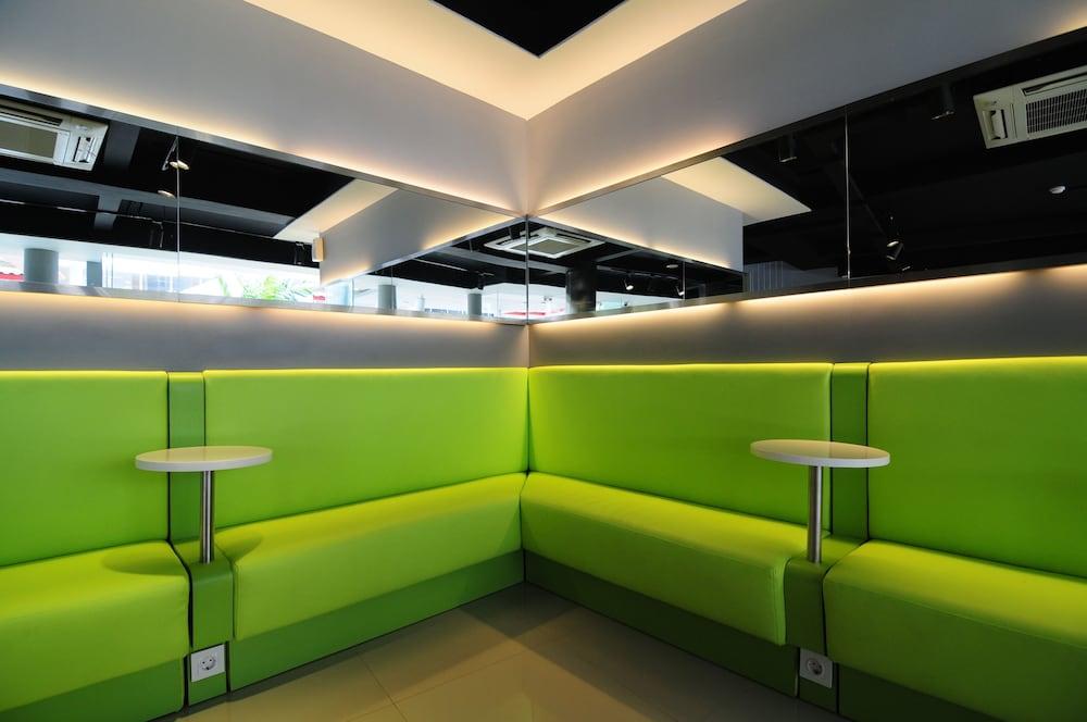 Swift Inn Aeropolis Airport Тангеранг Екстер'єр фото
